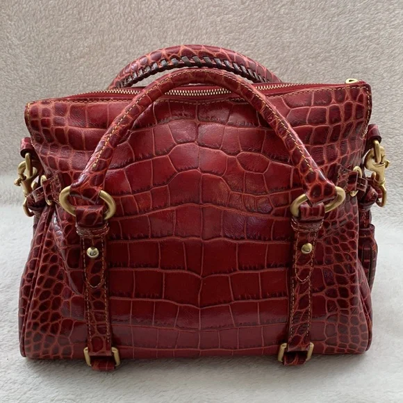Spectacular Dooney & Bourke Red Crocodile Embossed Leather Handbag - Picture 5 of 15